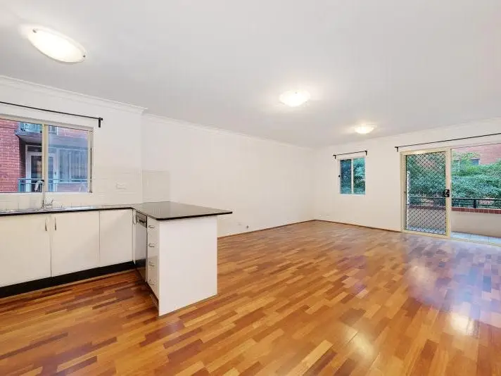 2/3 Salisbury Road, Kensington Leased by Raine & Horne Randwick | Coogee - image 3