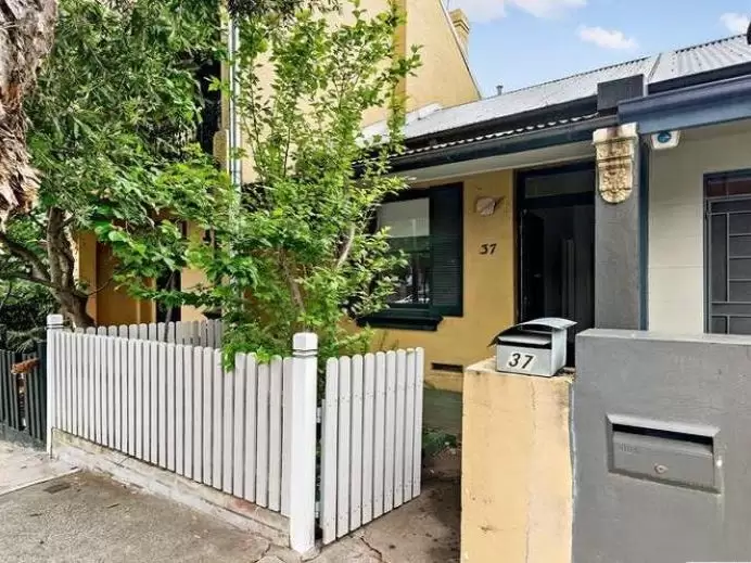 37 Malcolm Street, Erskineville Leased by Raine & Horne Randwick | Coogee