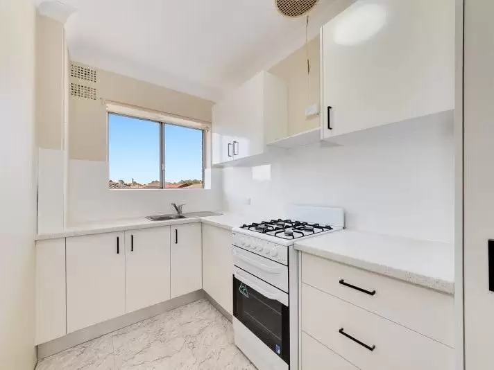 13/28 Barber Avenue, Eastlakes Leased by Raine & Horne Randwick | Coogee | Clovelly - image 1