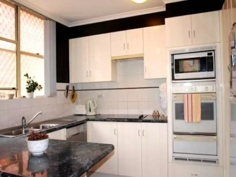 U/58-60 Dudley Street, Coogee Leased by Raine & Horne Randwick | Coogee | Clovelly - image 3