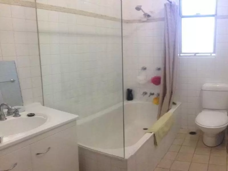 U/70 Arthur Street, Randwick Leased by Raine & Horne Randwick | Coogee | Clovelly - image 4