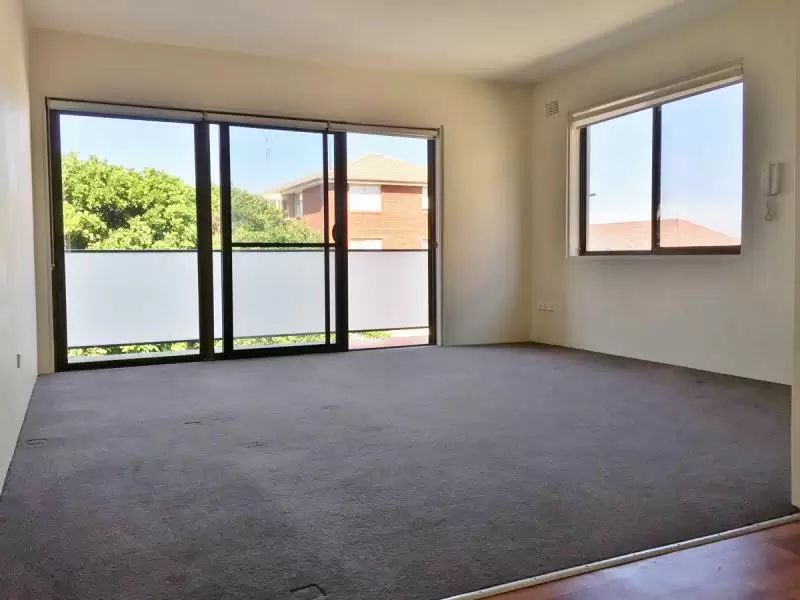2/9 Bona Vista Avenue, Maroubra Leased by Raine & Horne Randwick | Coogee | Clovelly - image 1