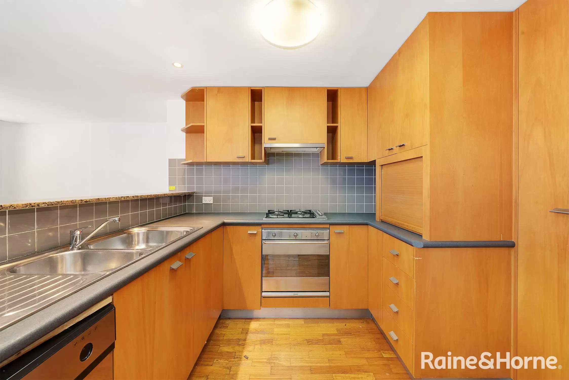 16/183 Coogee Bay Road, Coogee For Lease by Raine & Horne Randwick | Coogee | Clovelly - image 2