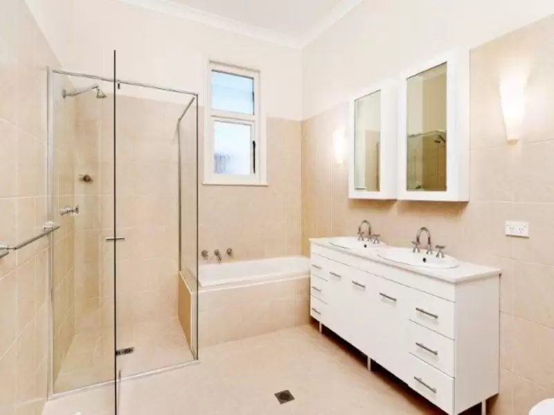 35 Henry Street, Queens Park Leased by Raine & Horne Randwick | Coogee | Clovelly - image 4