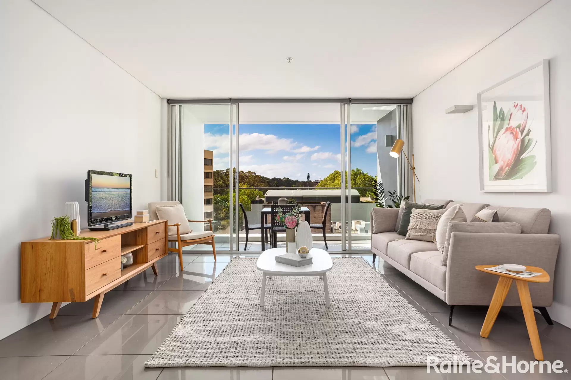 88/60-70 William Street, Woolloomooloo Leased by Raine & Horne Randwick | Coogee | Clovelly - image 1