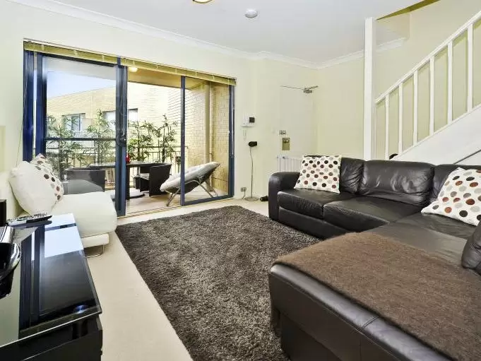 27/4-6 Cowper Street, Randwick Leased by Raine & Horne Randwick | Coogee | Clovelly - image 1