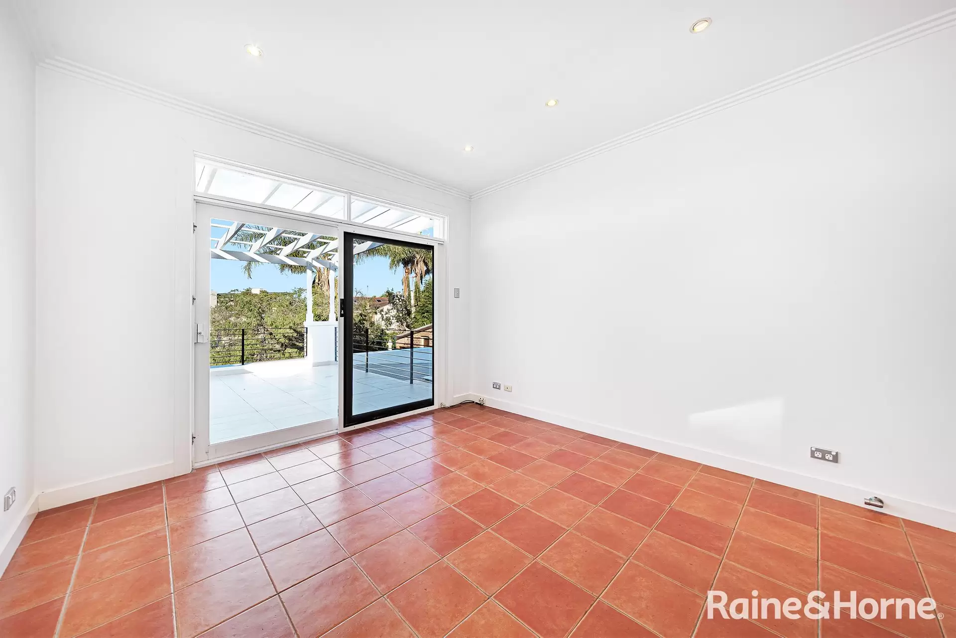 2/21 Jackaman Street, Bondi Leased by Raine & Horne Randwick | Coogee | Clovelly - image 1