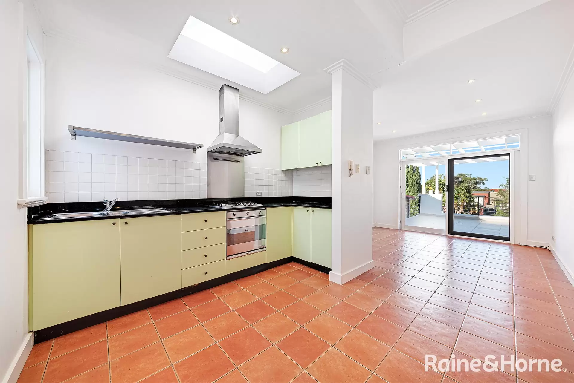 2/21 Jackaman Street, Bondi Leased by Raine & Horne Randwick | Coogee | Clovelly - image 1