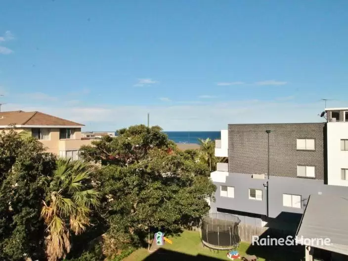 6/7 Hereward Street, Maroubra Leased by Raine & Horne Randwick | Coogee | Clovelly