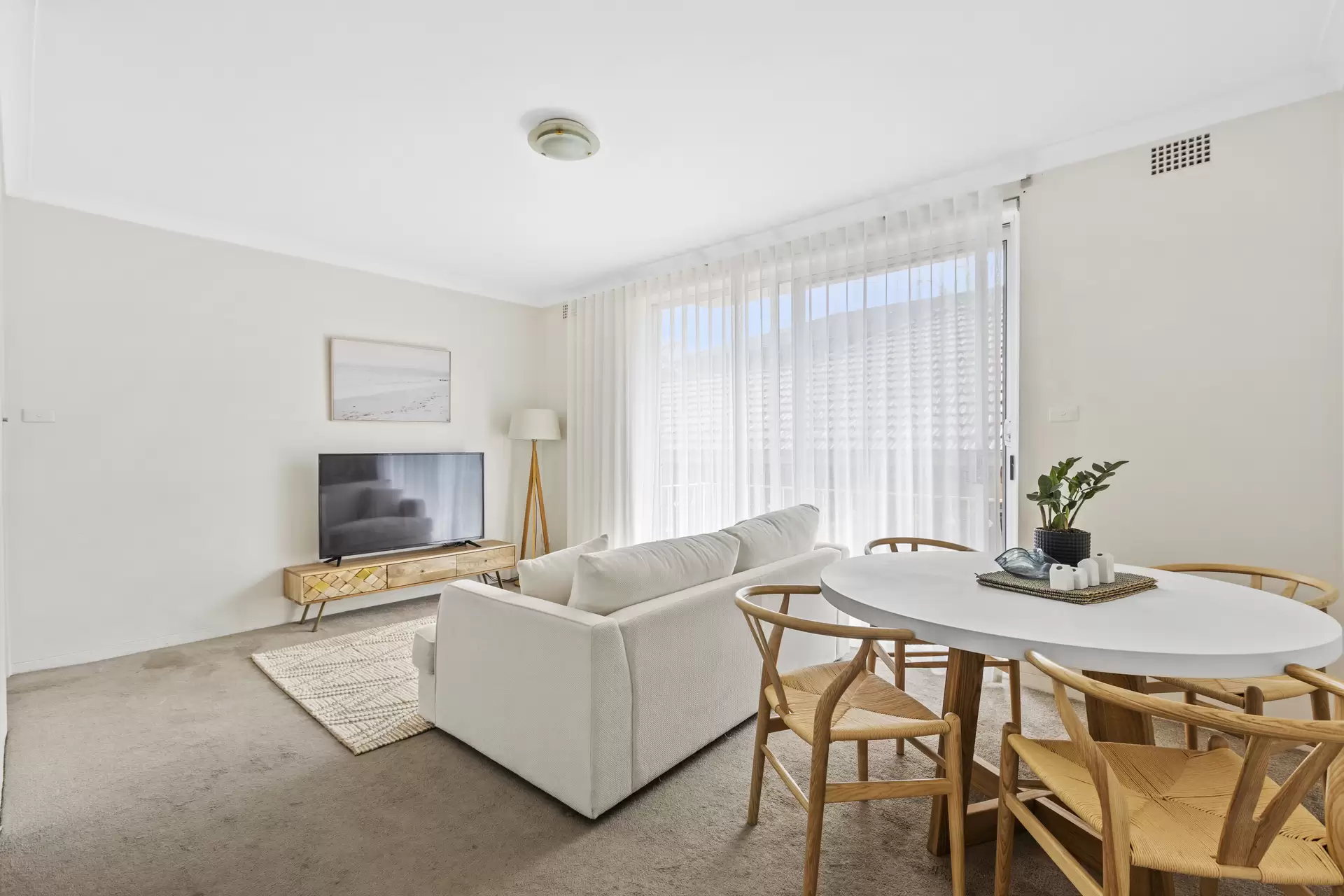 2/31 Byron Street, Coogee Leased by Raine & Horne Randwick | Coogee - image 1