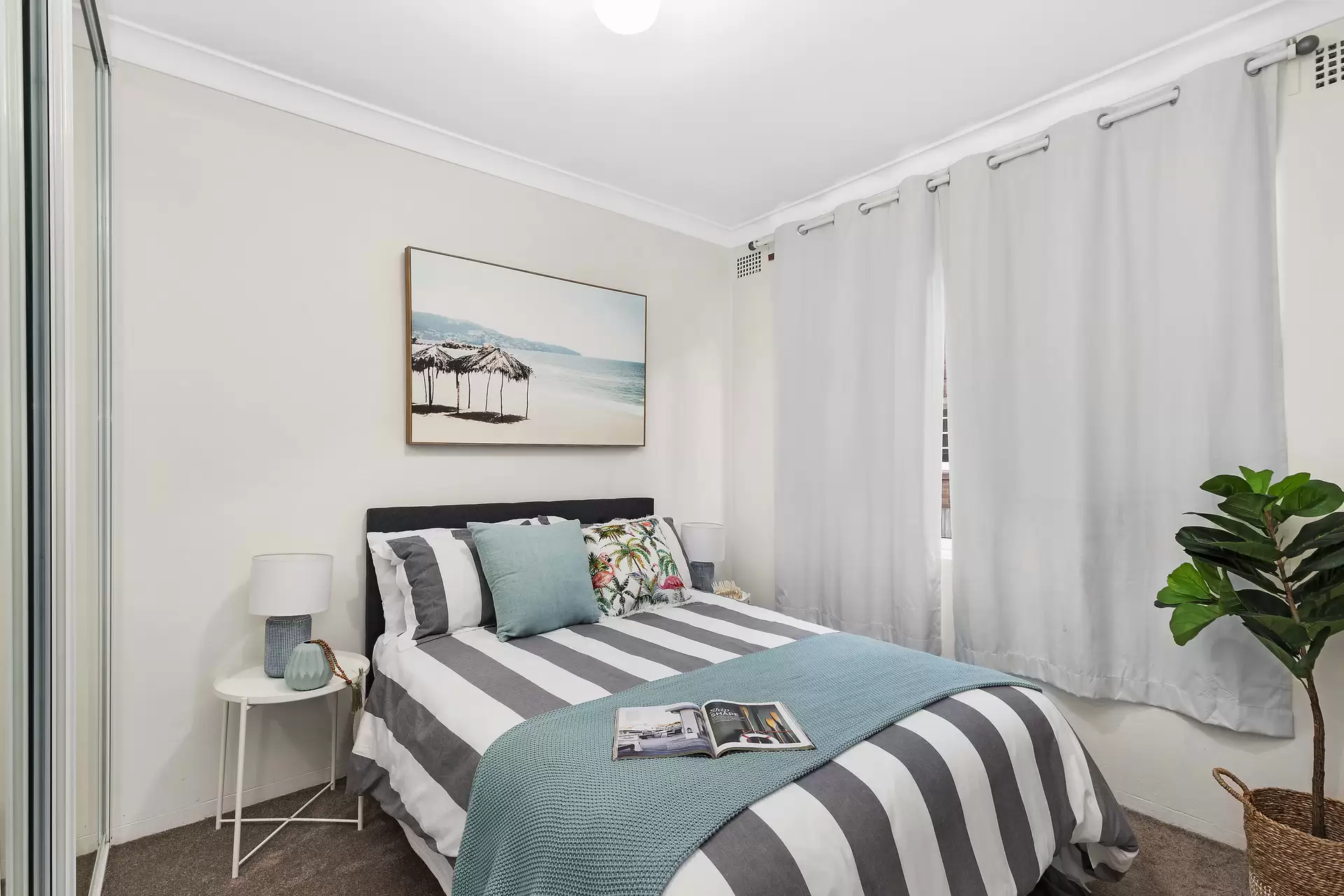 2/31 Byron Street, Coogee Leased by Raine & Horne Randwick | Coogee | Clovelly - image 1