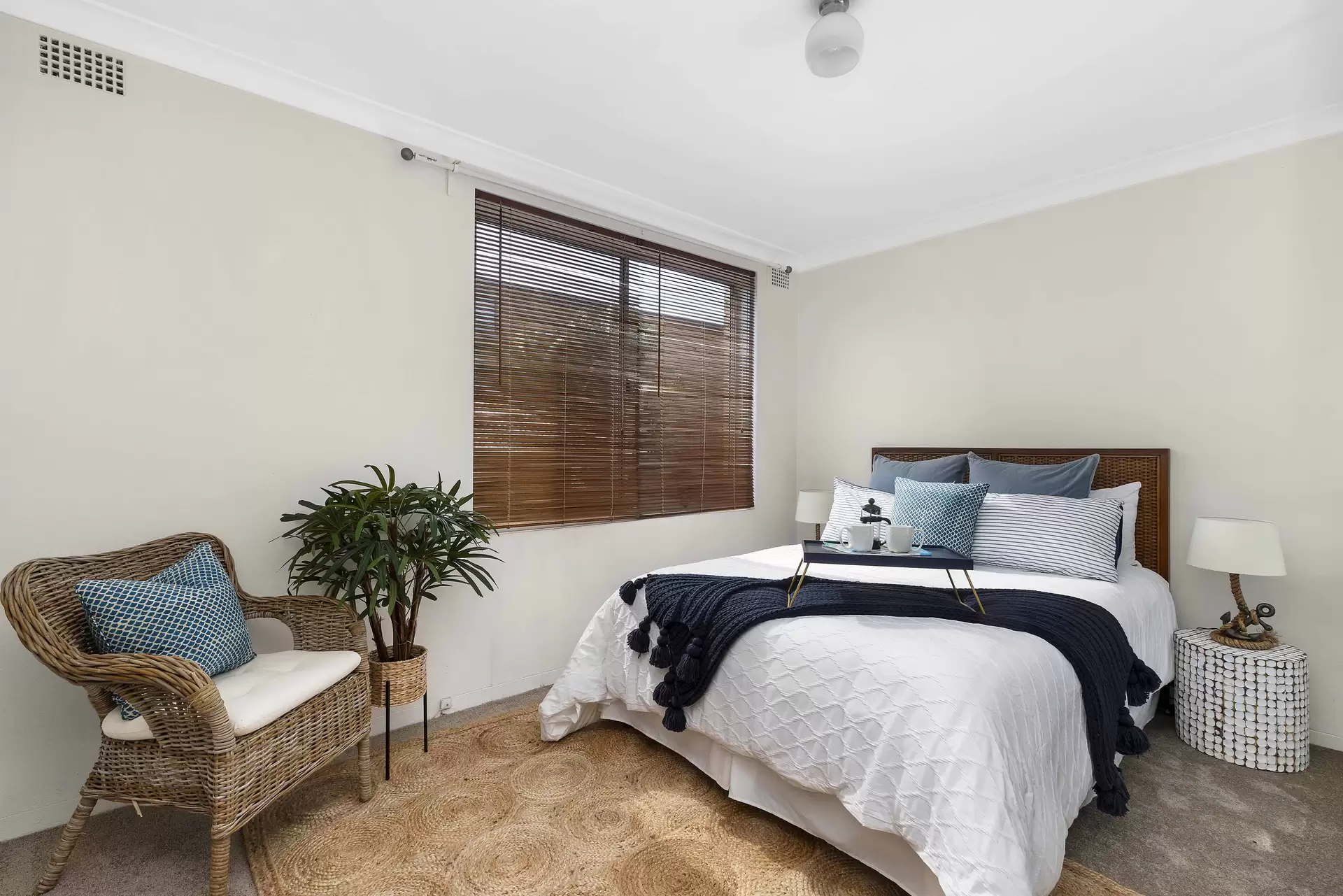 2/31 Byron Street, Coogee Leased by Raine & Horne Randwick | Coogee - image 1