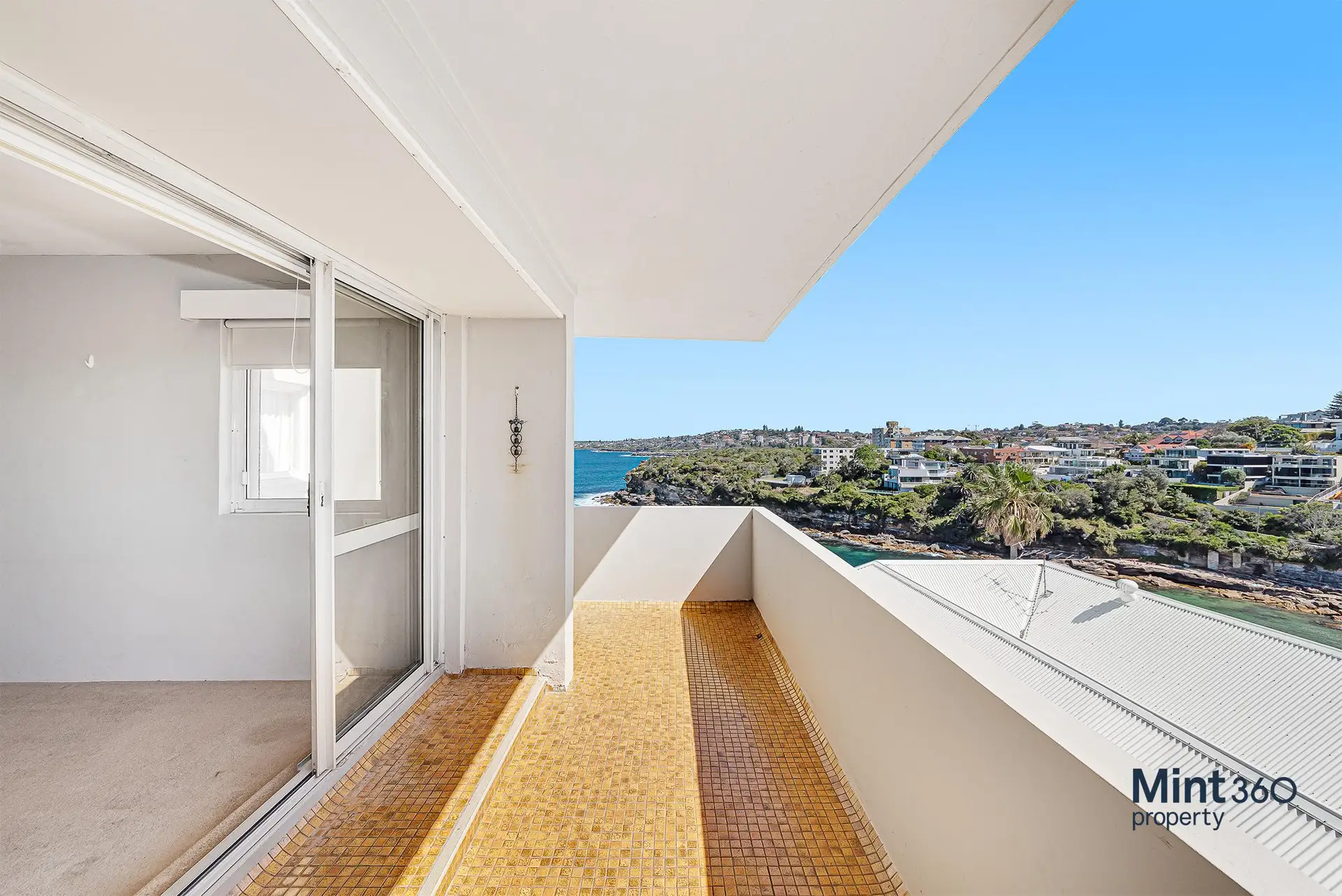 10/2 Oak Street, Clovelly Leased by Raine & Horne Randwick | Coogee - image 1