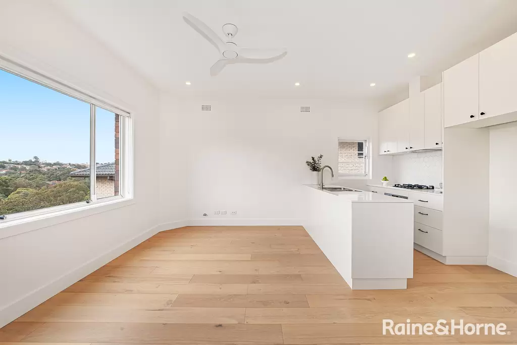 9/98 Coogee Bay Road, Coogee Leased by Raine & Horne Randwick | Coogee | Clovelly