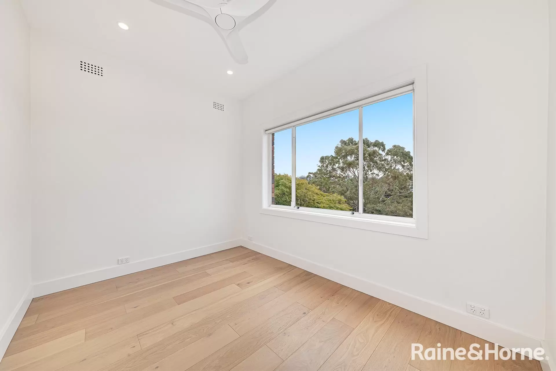 9/98 Coogee Bay Road, Coogee Leased by Raine & Horne Randwick | Coogee | Clovelly - image 1