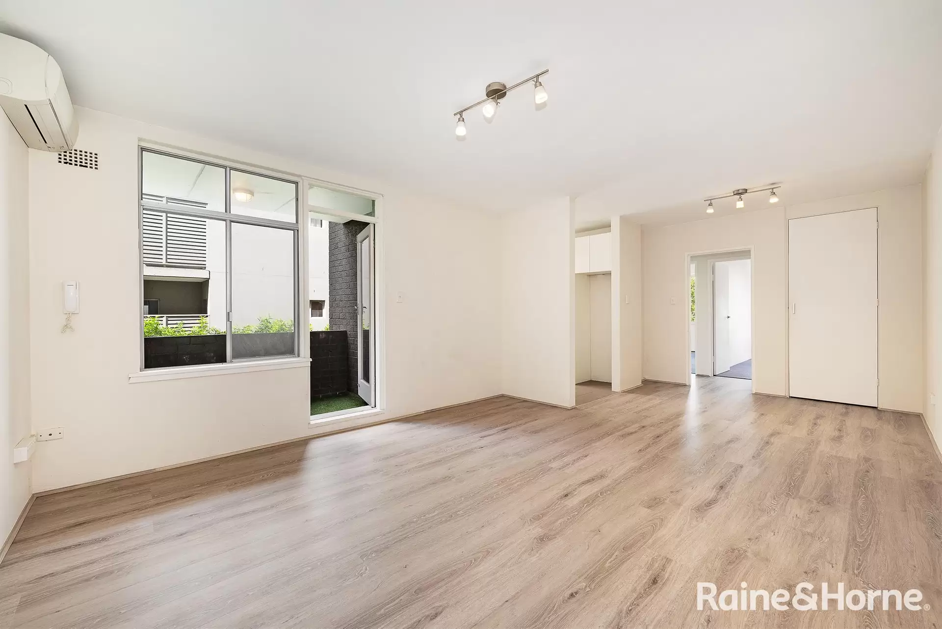 2/7 William Street, Randwick Leased by Raine & Horne Randwick | Coogee | Clovelly - image 1