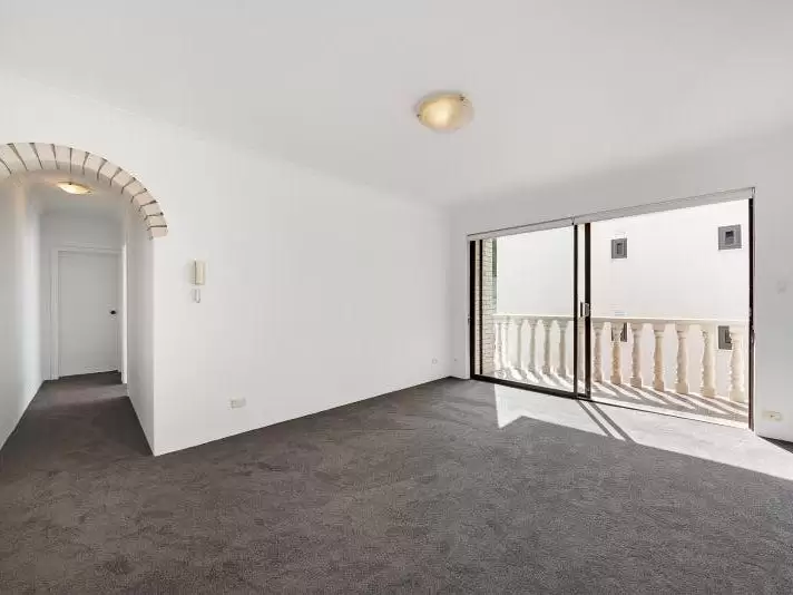 8/79 Bream Street, Coogee Leased by Raine & Horne Randwick | Coogee | Clovelly