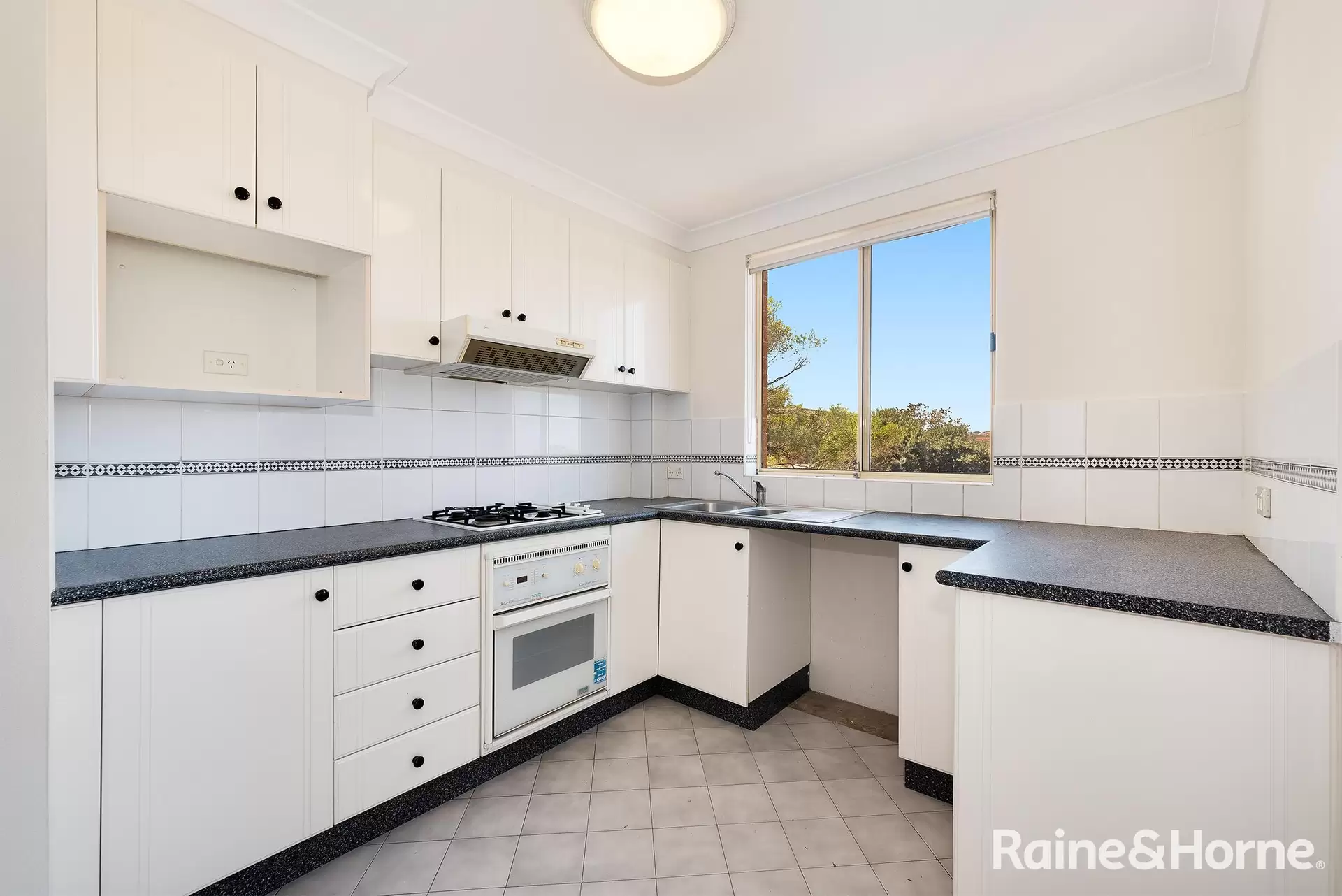 3/62-64 Rainbow Street, Kingsford For Lease by Raine & Horne Randwick | Coogee | Clovelly - image 1