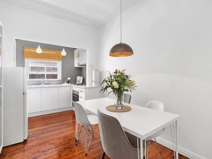 8/35 Byron Street, Coogee Leased by Raine & Horne Randwick | Coogee | Clovelly - image 3