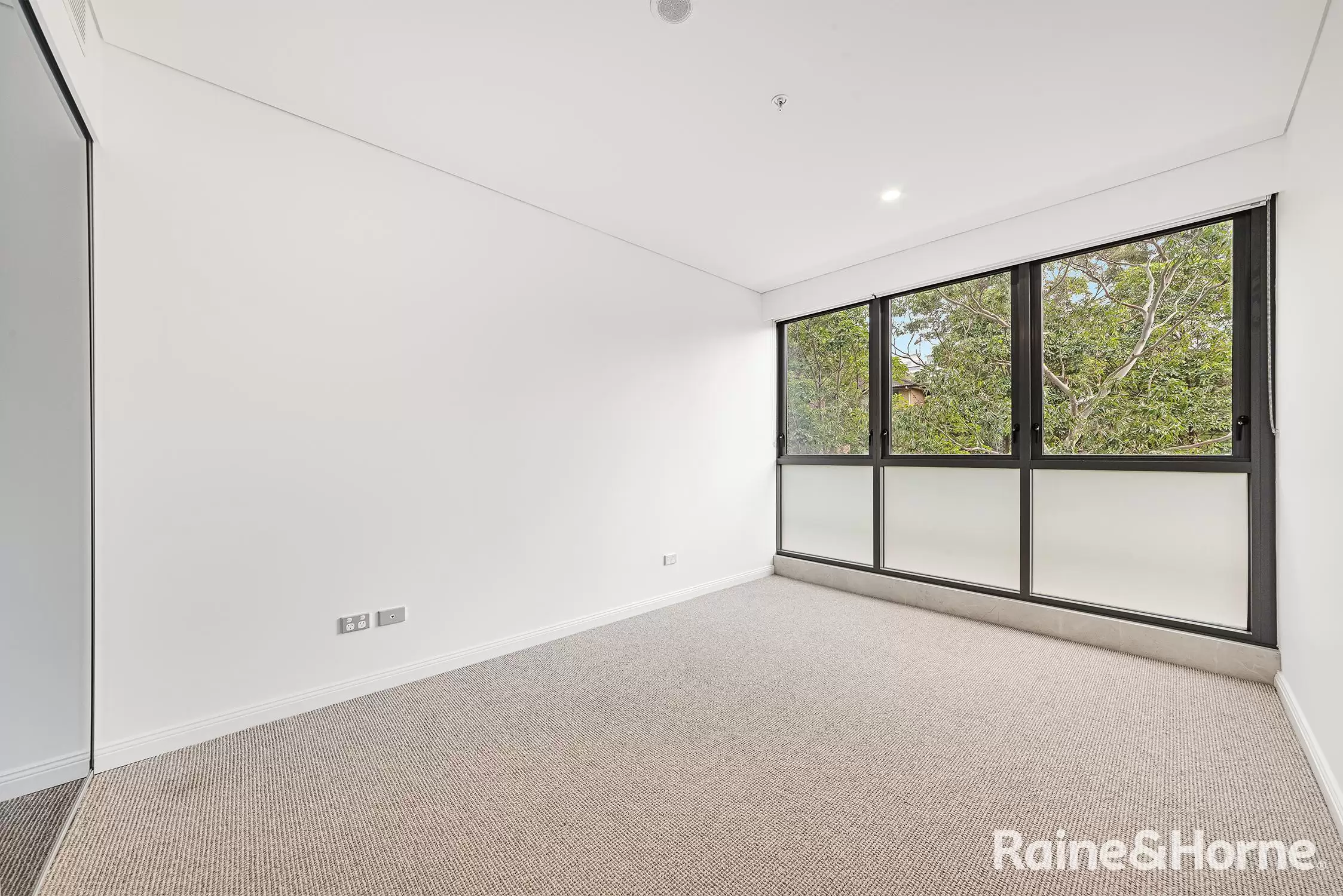 218/2-10 Cottonwood Crescent, Macquarie Park Leased by Raine & Horne Randwick | Coogee | Clovelly - image 5