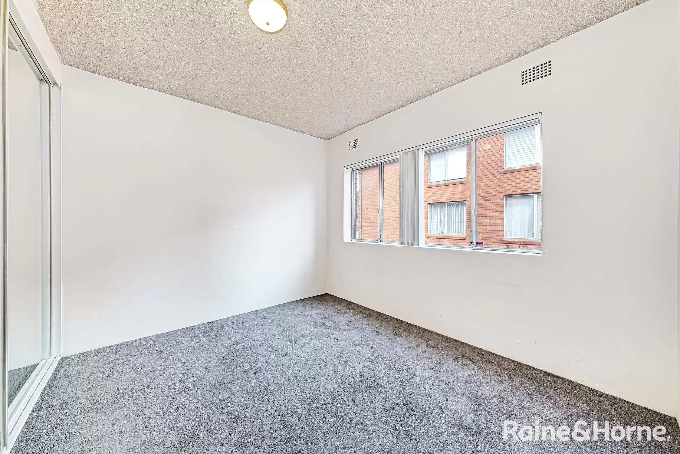 5/35 Mascot Drive, Eastlakes For Lease by Raine & Horne Randwick | Coogee | Clovelly - image 3