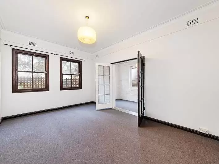 2/246 Clovelly Road, Clovelly Leased by Raine & Horne Randwick | Coogee - image 2