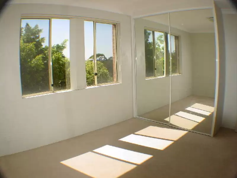 108 Botany Street, Randwick Leased by Raine & Horne Randwick | Coogee | Clovelly - image 6