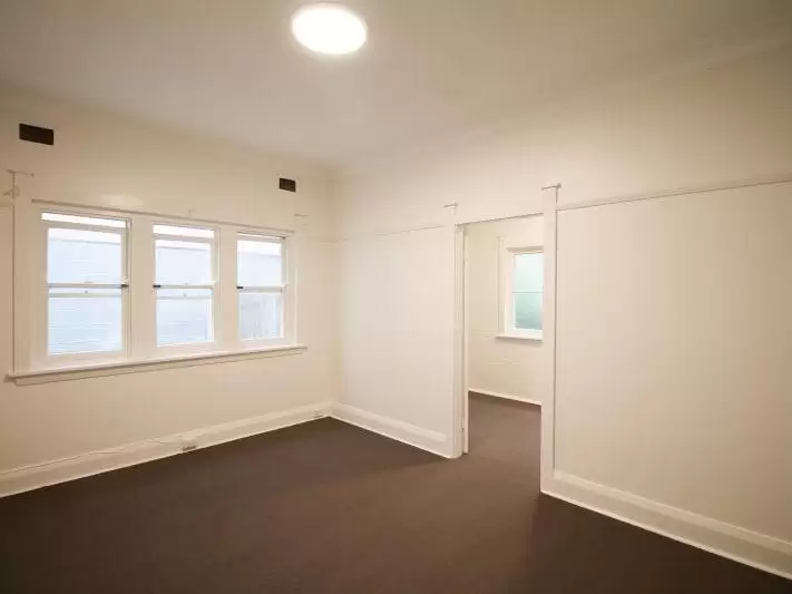 8/10 Ebley Street, Bondi Junction Leased by Raine & Horne Randwick | Coogee | Clovelly - image 3