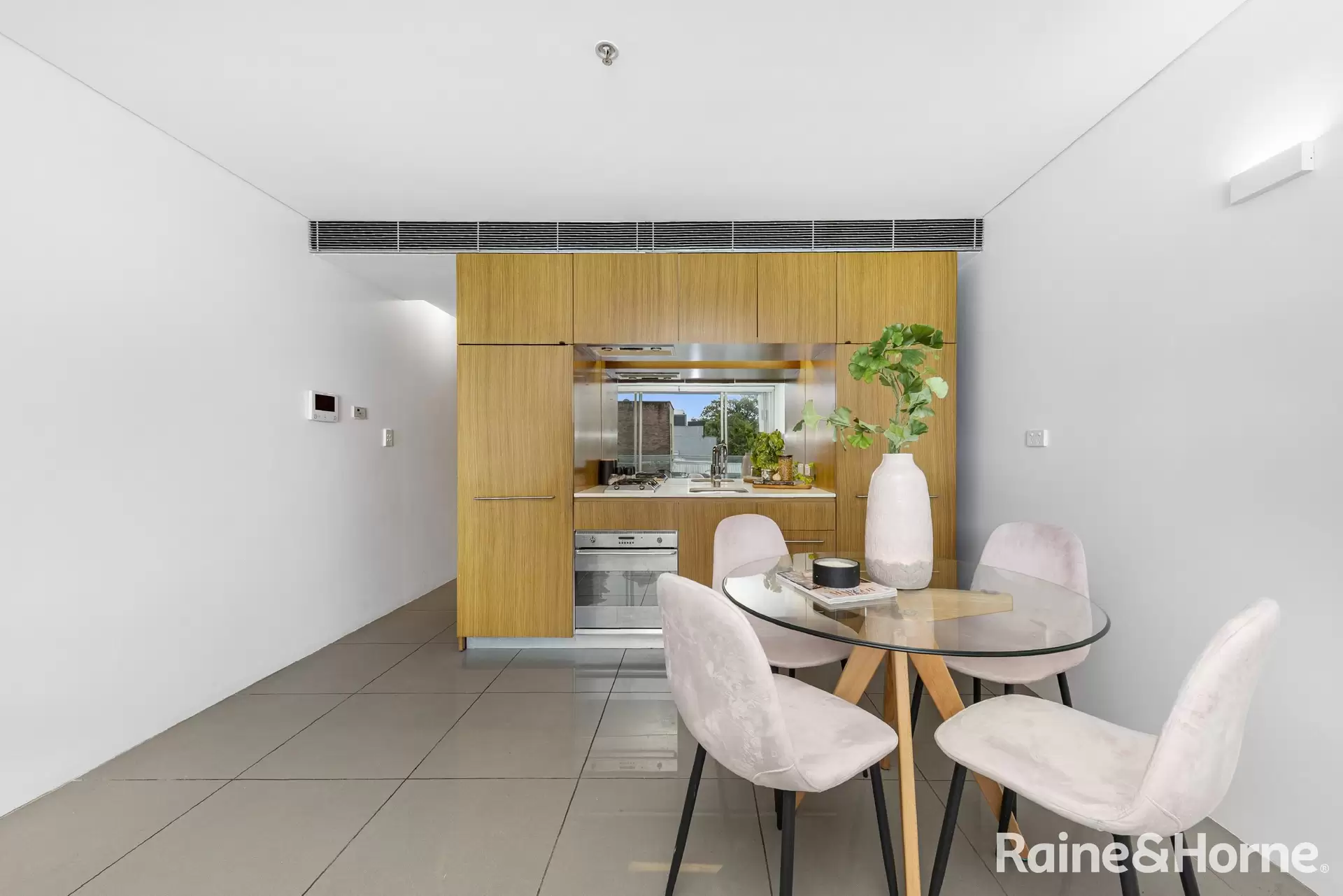 3/60-70 William Street, Woolloomooloo Leased by Raine & Horne Randwick | Coogee | Clovelly - image 1