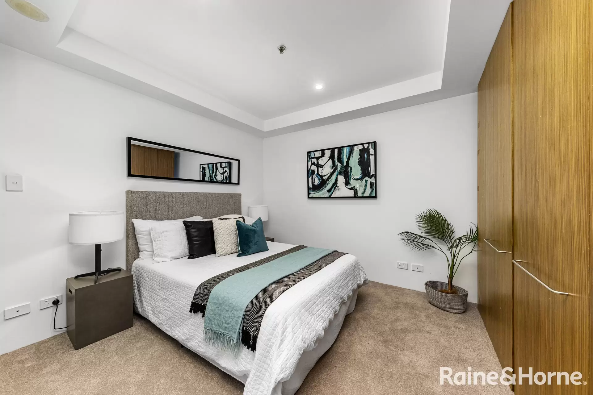 3/60-70 William Street, Woolloomooloo Leased by Raine & Horne Randwick | Coogee | Clovelly - image 1