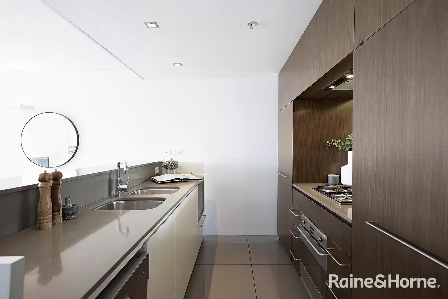 81/60-70 William Street, Woolloomooloo For Lease by Raine & Horne Randwick | Coogee | Clovelly - image 3