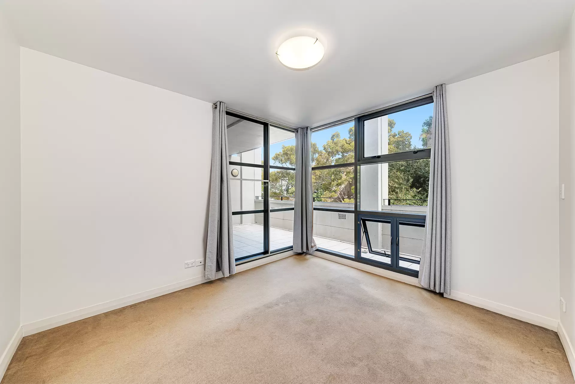 419/357 Glenmore Road, Paddington Leased by Raine & Horne Randwick | Coogee | Clovelly - image 1