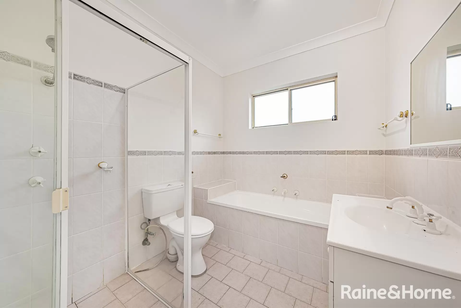 4/17 New Orleans Crescent, Maroubra Leased by Raine & Horne Randwick | Coogee | Clovelly - image 1