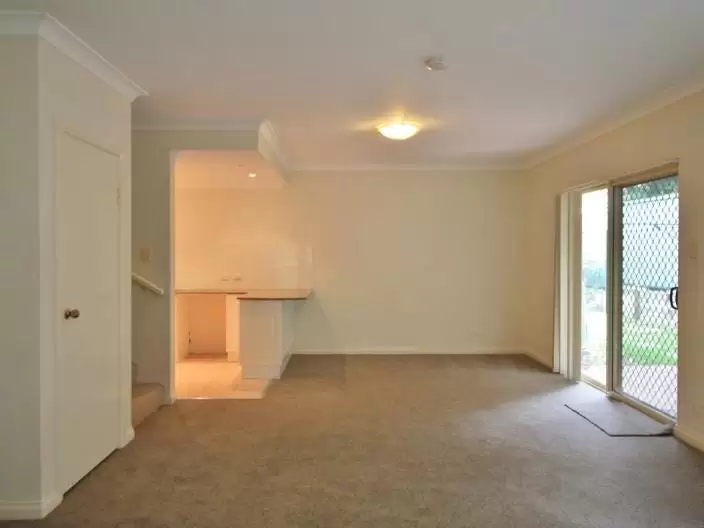 4/17 New Orleans Crescent, Maroubra For Lease by Raine & Horne Randwick | Coogee - image 1