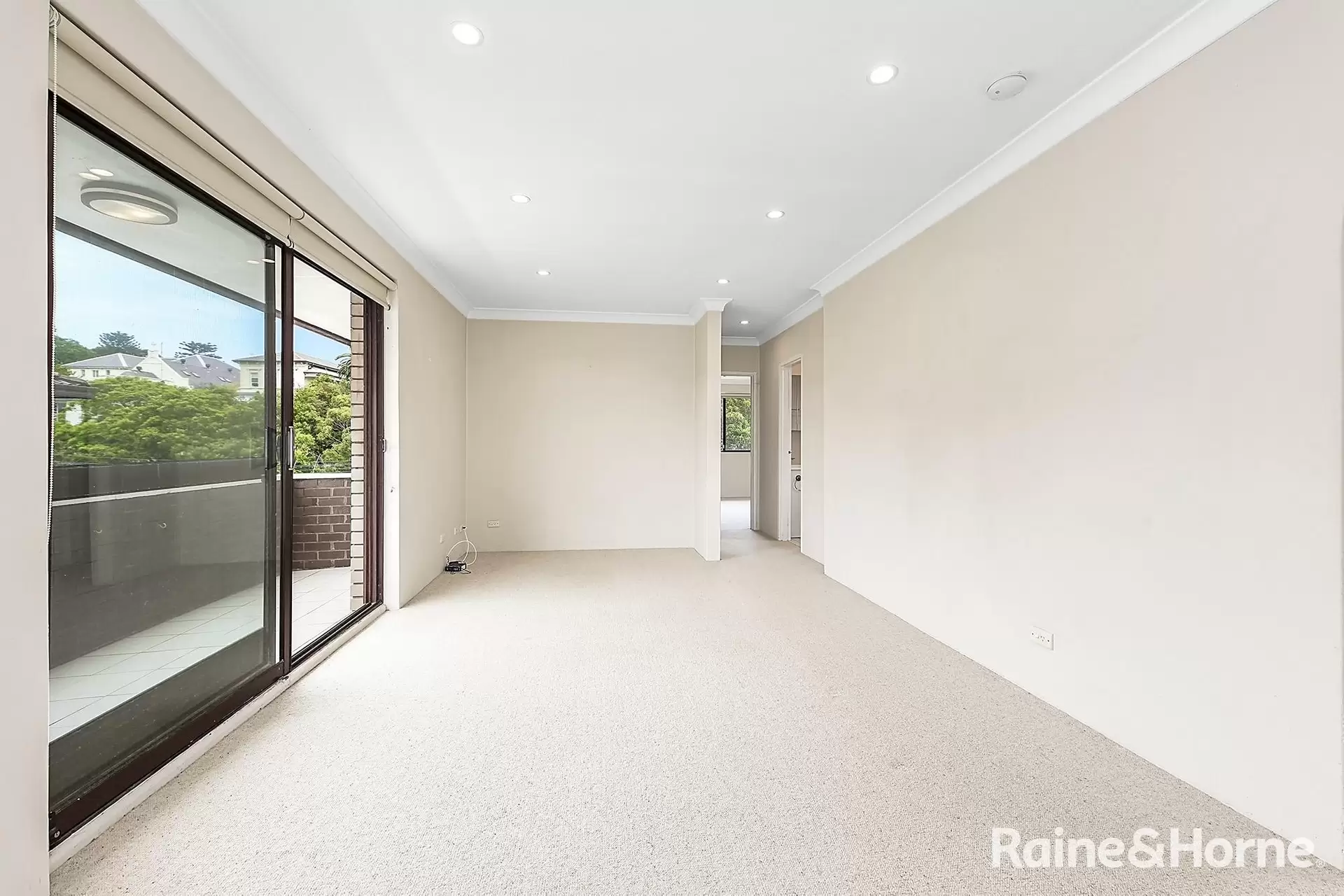 5/18 Coogee Bay Road, Randwick Leased by Raine & Horne Randwick | Coogee | Clovelly - image 1