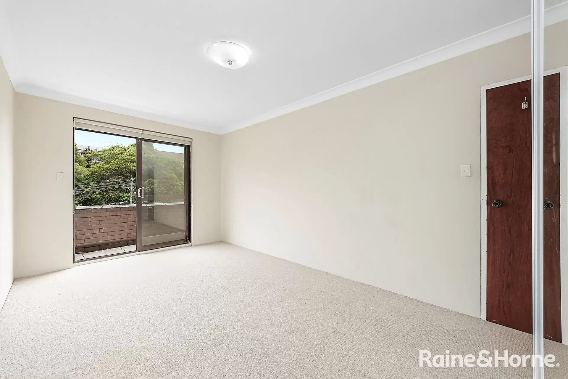 5/18 Coogee Bay Road, Randwick Leased by Raine & Horne Randwick | Coogee | Clovelly - image 1