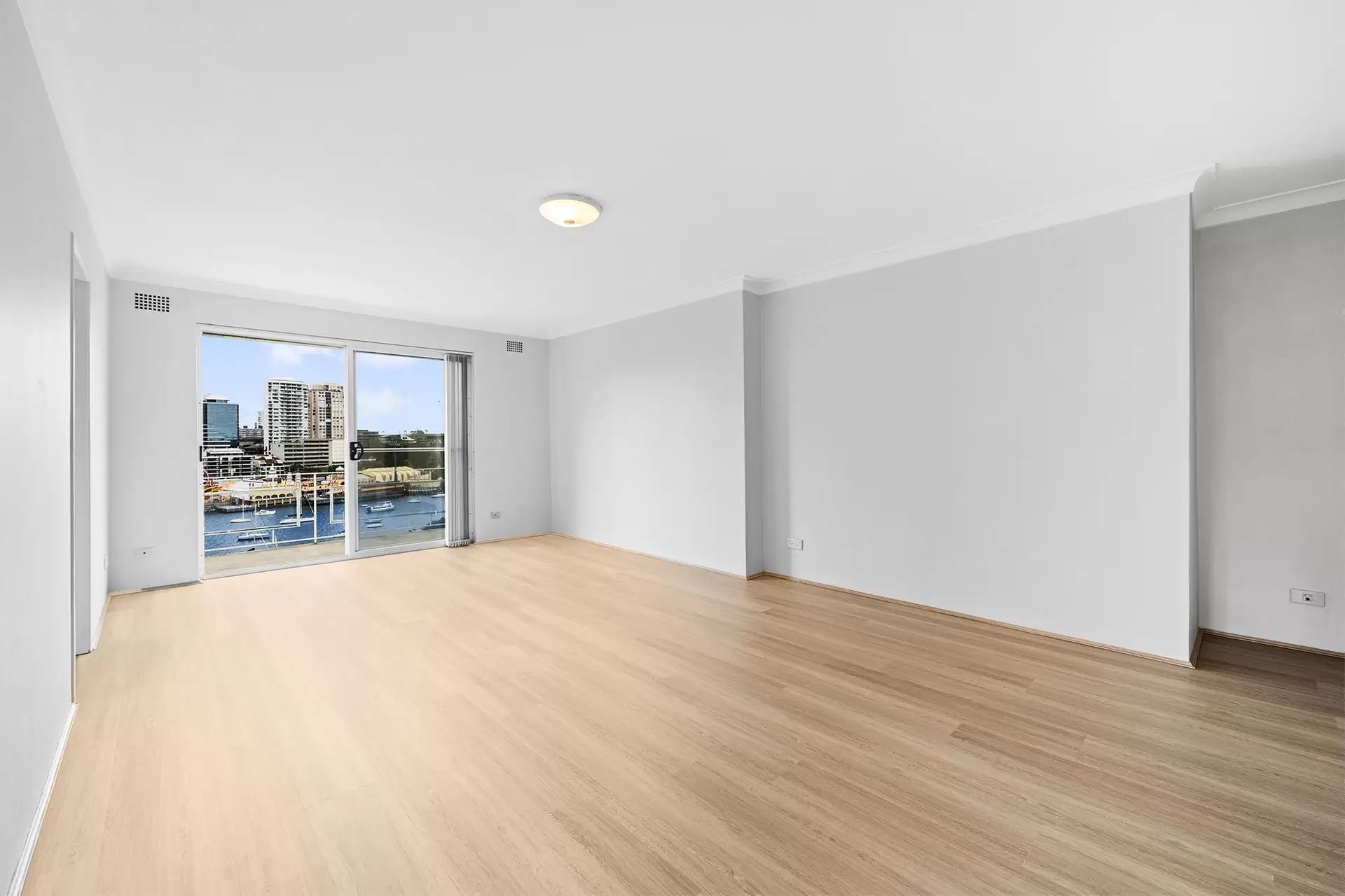 6/32 East Crescent Street, McMahons Point Leased by Raine & Horne Randwick | Coogee | Clovelly - image 1