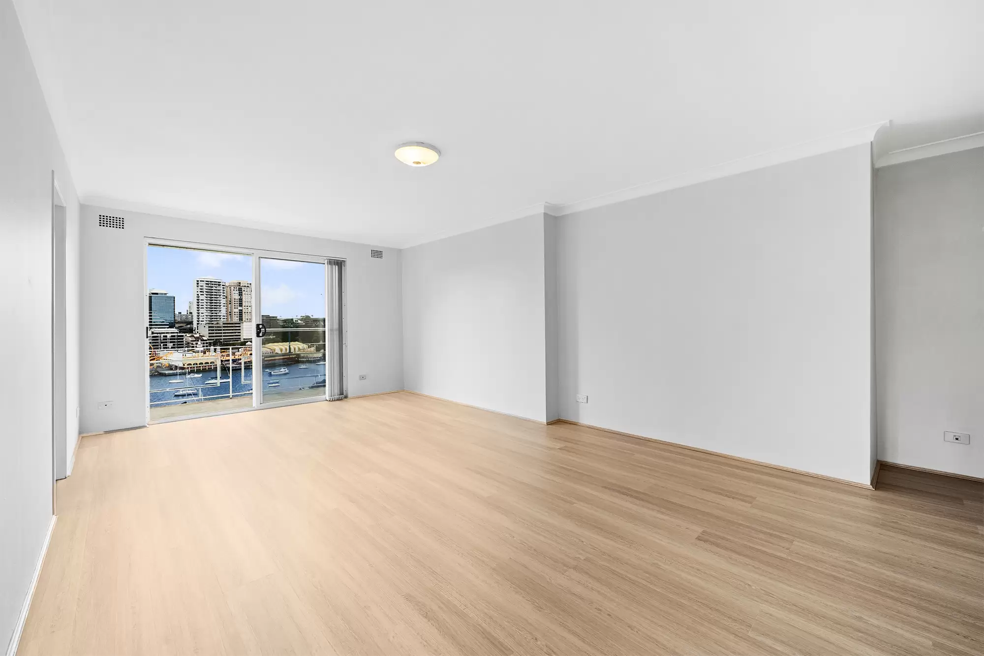 6/32 East Crescent Street, McMahons Point Leased by Raine & Horne Randwick | Coogee | Clovelly - image 2