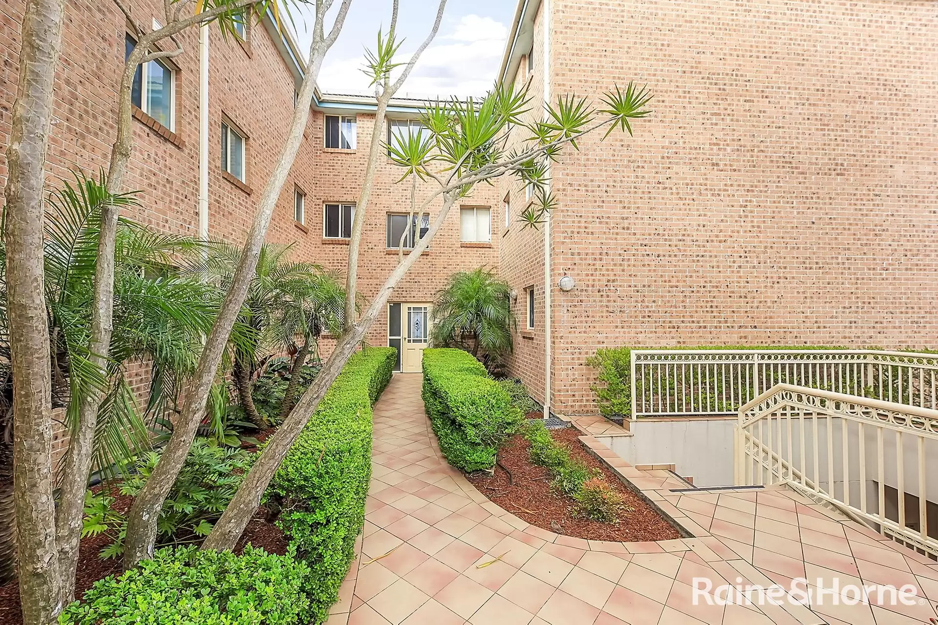 22/108 Botany Street, Randwick Leased by Raine & Horne Randwick | Coogee | Clovelly - image 1