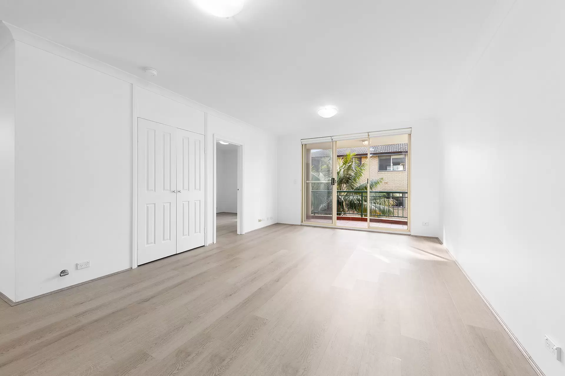 B8/90 Mount Street, Coogee Leased by Raine & Horne Randwick | Coogee | Clovelly - image 1