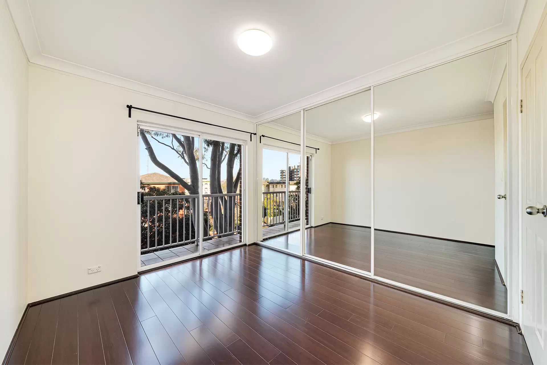 10/28-32 Boronia Street, Kensington Leased by Raine & Horne Randwick | Coogee | Clovelly - image 1