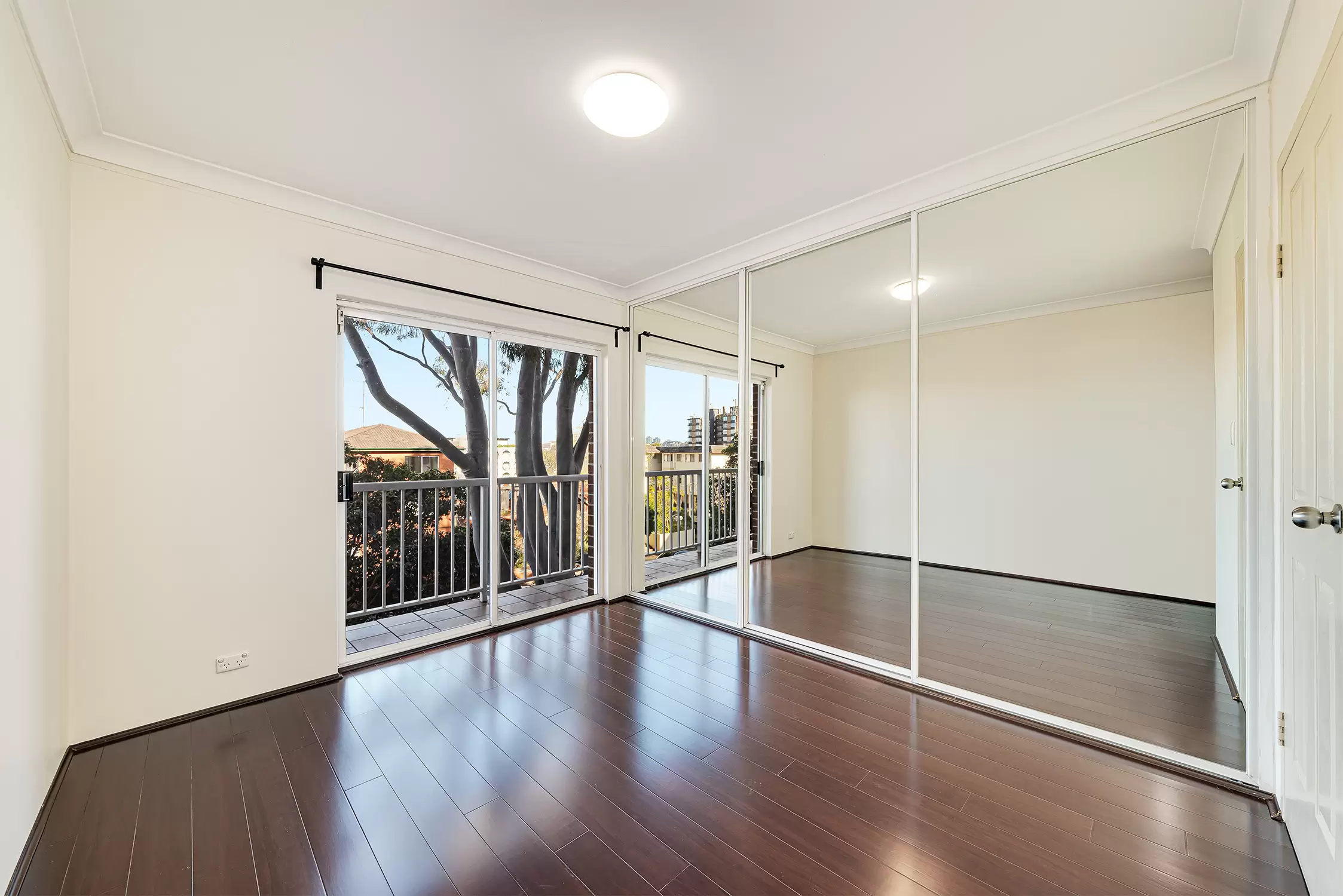 10/28-32 Boronia Street, Kensington Leased by Raine & Horne Randwick | Coogee | Clovelly - image 3