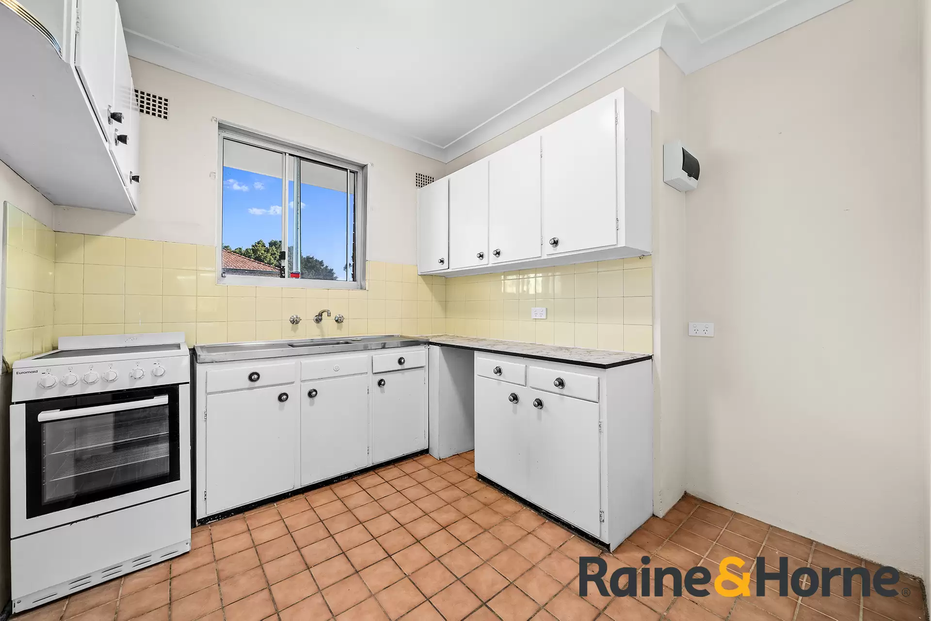 10/12 Botany Street, Randwick Sold by Raine & Horne Randwick | Coogee | Clovelly - image 1