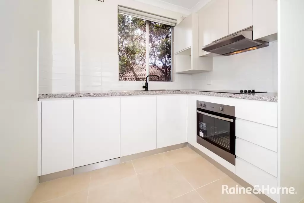 5/3-5 Flood Street, Clovelly Leased by Raine & Horne Randwick | Coogee | Clovelly