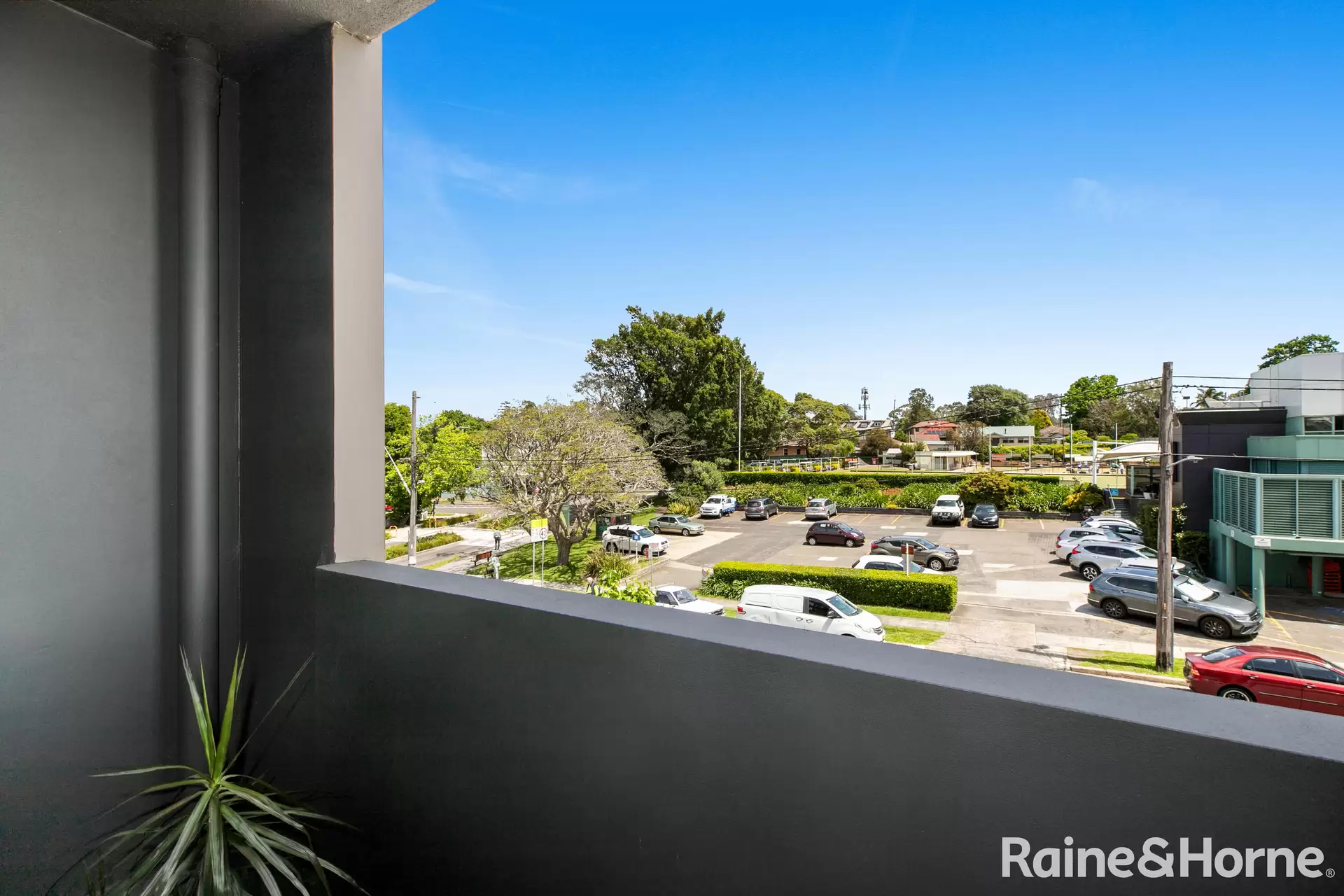 22/2-4 Lodge St, Hornsby Auction by Raine & Horne Randwick | Coogee | Clovelly - image 1