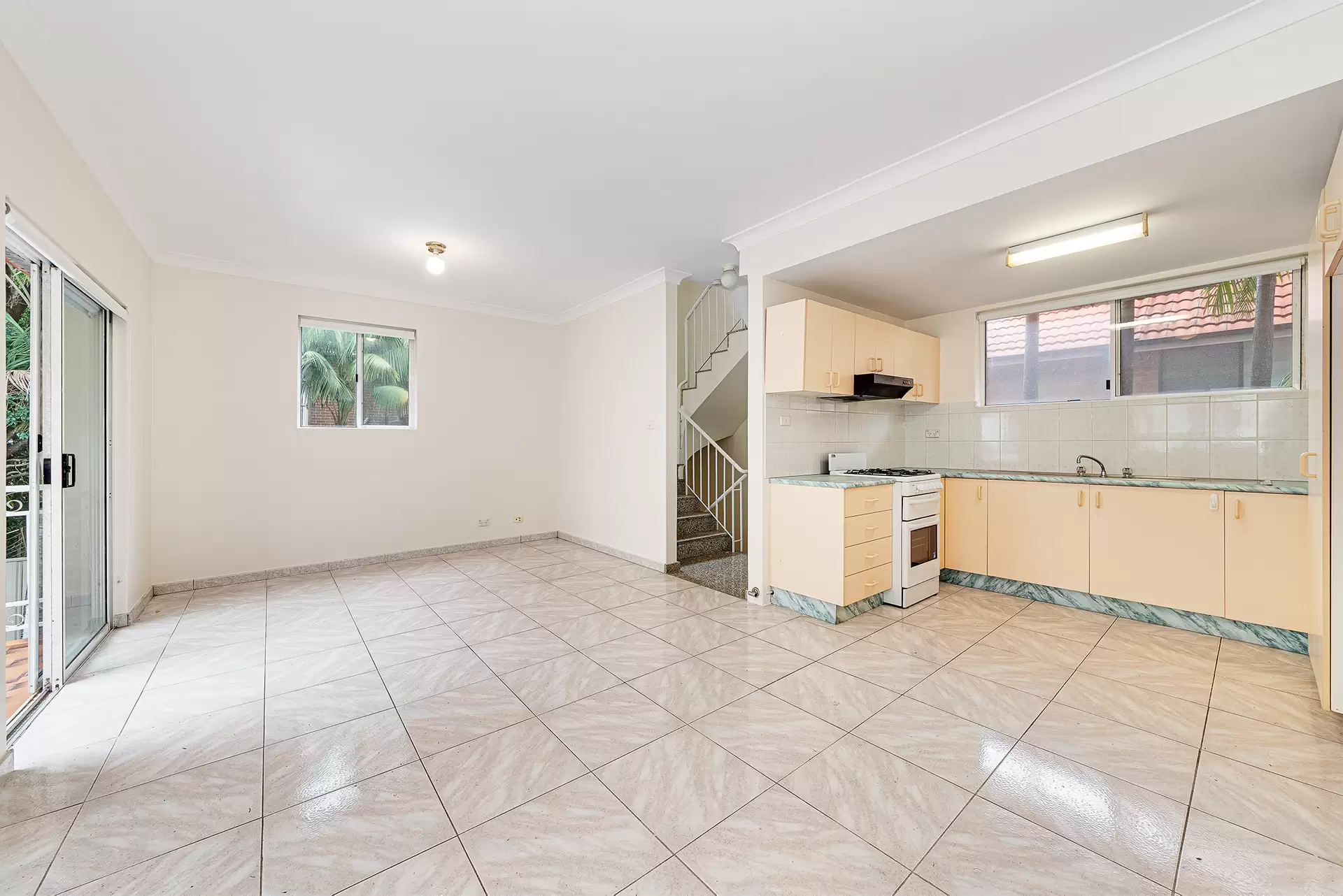 4/5 Lorne Avenue, Kensington For Lease by Raine & Horne Randwick | Coogee | Clovelly