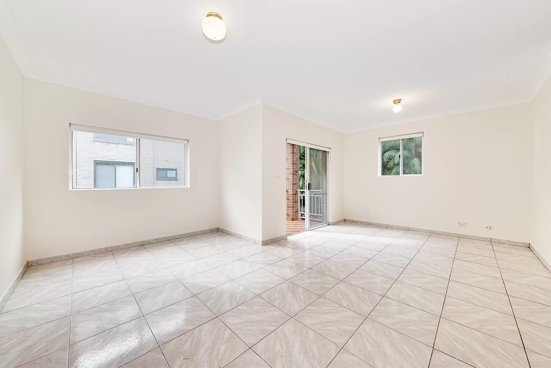 4/5 Lorne Avenue, Kensington For Lease by Raine & Horne Randwick | Coogee | Clovelly - image 1
