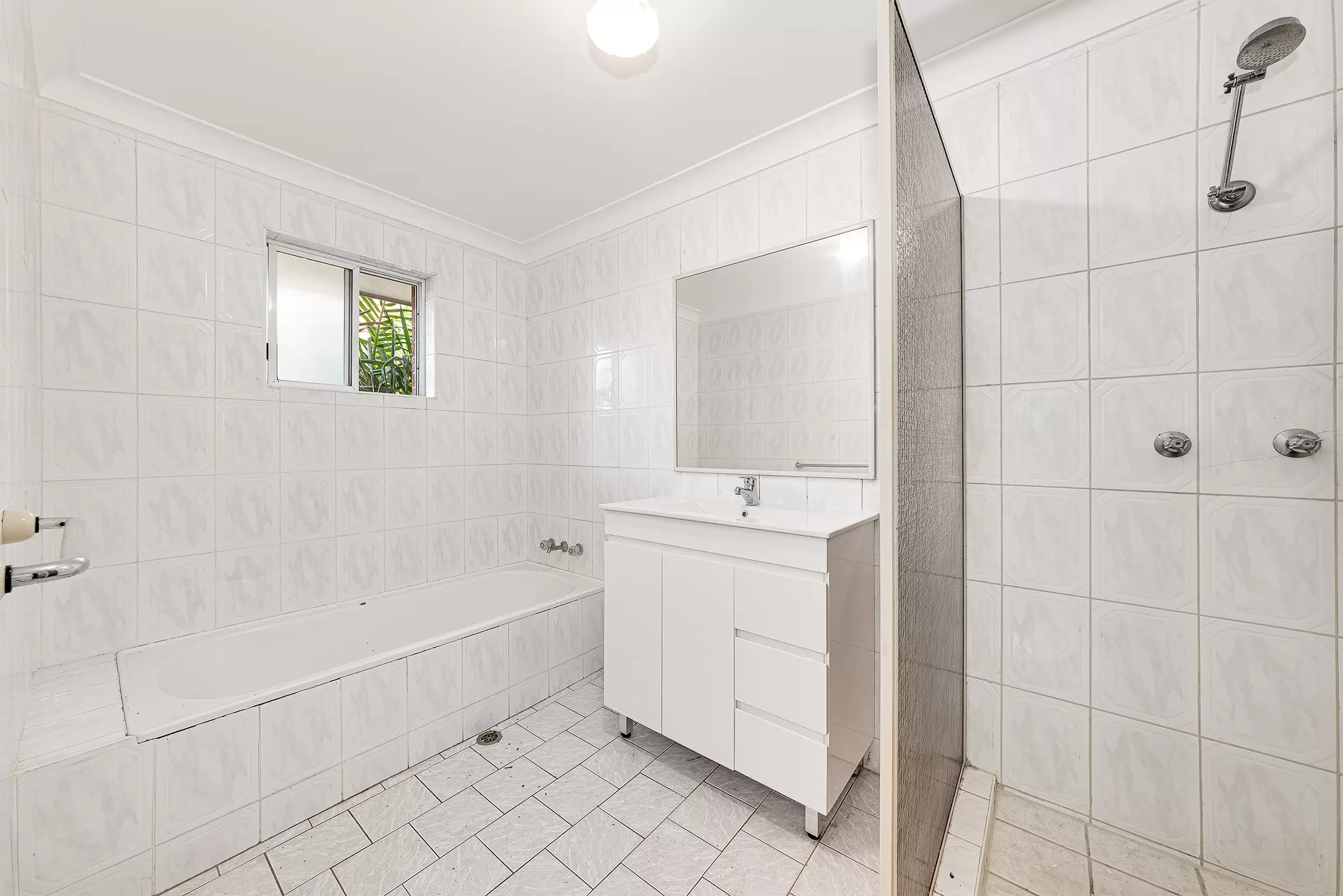 4/5 Lorne Avenue, Kensington For Lease by Raine & Horne Randwick | Coogee | Clovelly - image 4