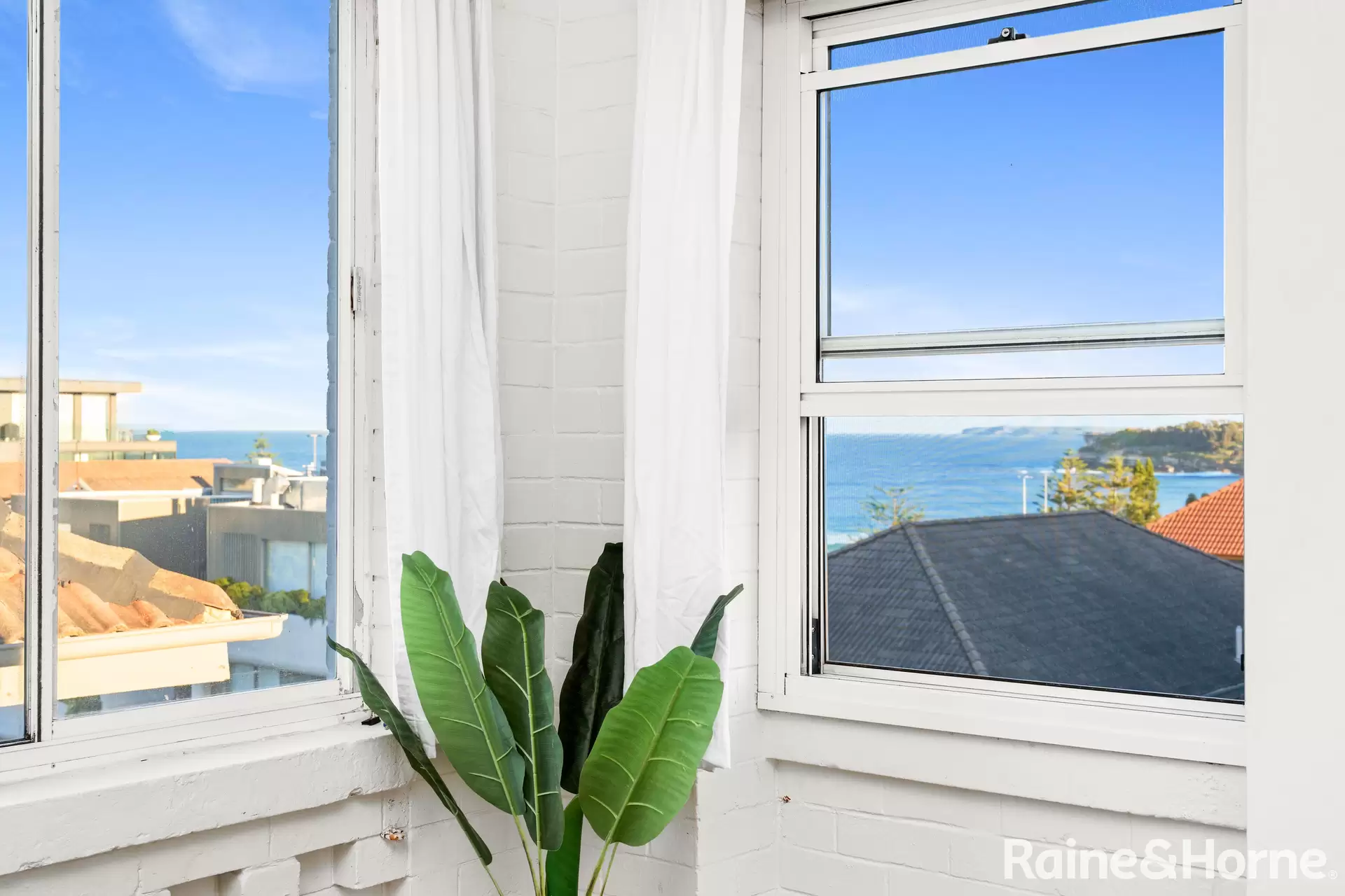 7/58 Ramsgate Avenue, Bondi Beach Auction by Raine & Horne Randwick | Coogee | Clovelly - image 1