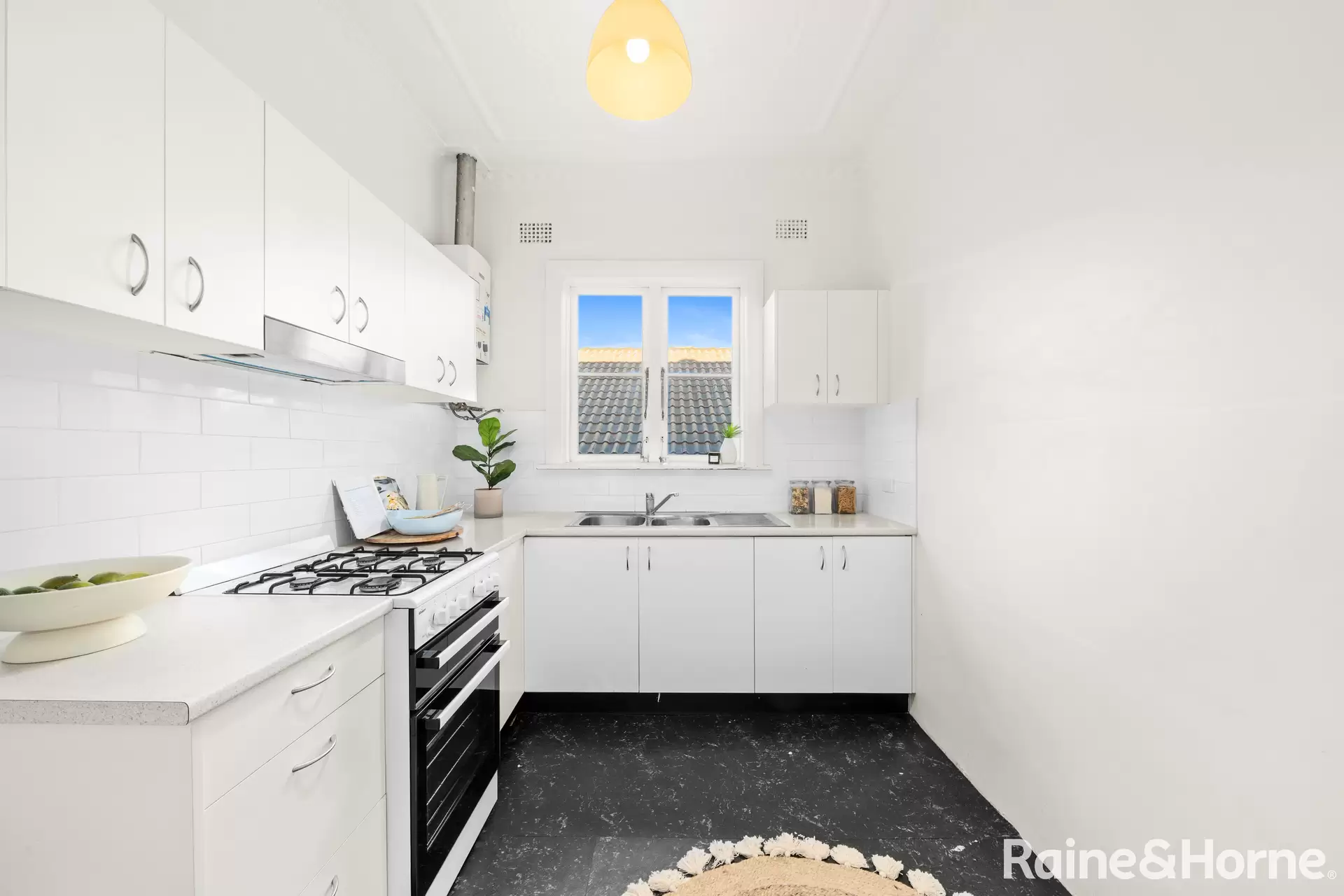 7/58 Ramsgate Avenue, Bondi Beach Auction by Raine & Horne Randwick | Coogee | Clovelly - image 1
